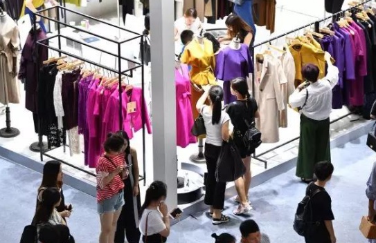 上海零售展：行业回暖，百货们该用什么“姿势”拥抱春天?