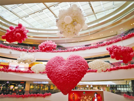零售业博览会：宁波商业体重金求“美颜” 大型商场每年投入近千万